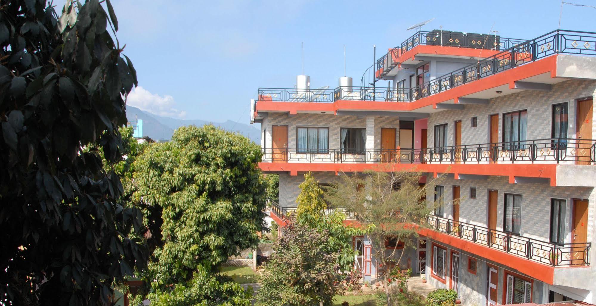 Hotel Glory Garden Pokhara Ngoại thất bức ảnh