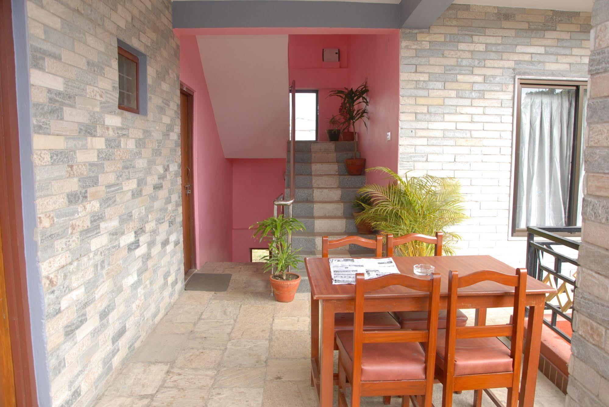Hotel Glory Garden Pokhara Ngoại thất bức ảnh