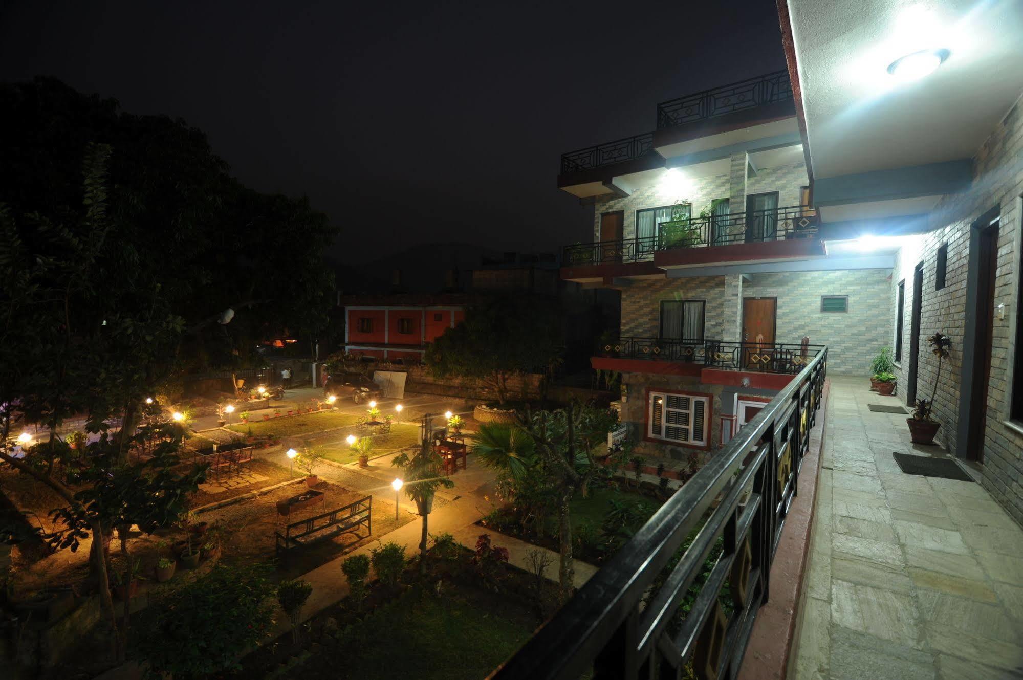 Hotel Glory Garden Pokhara Ngoại thất bức ảnh