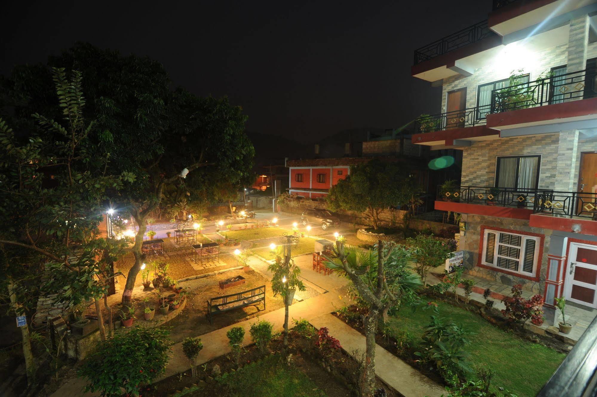 Hotel Glory Garden Pokhara Ngoại thất bức ảnh