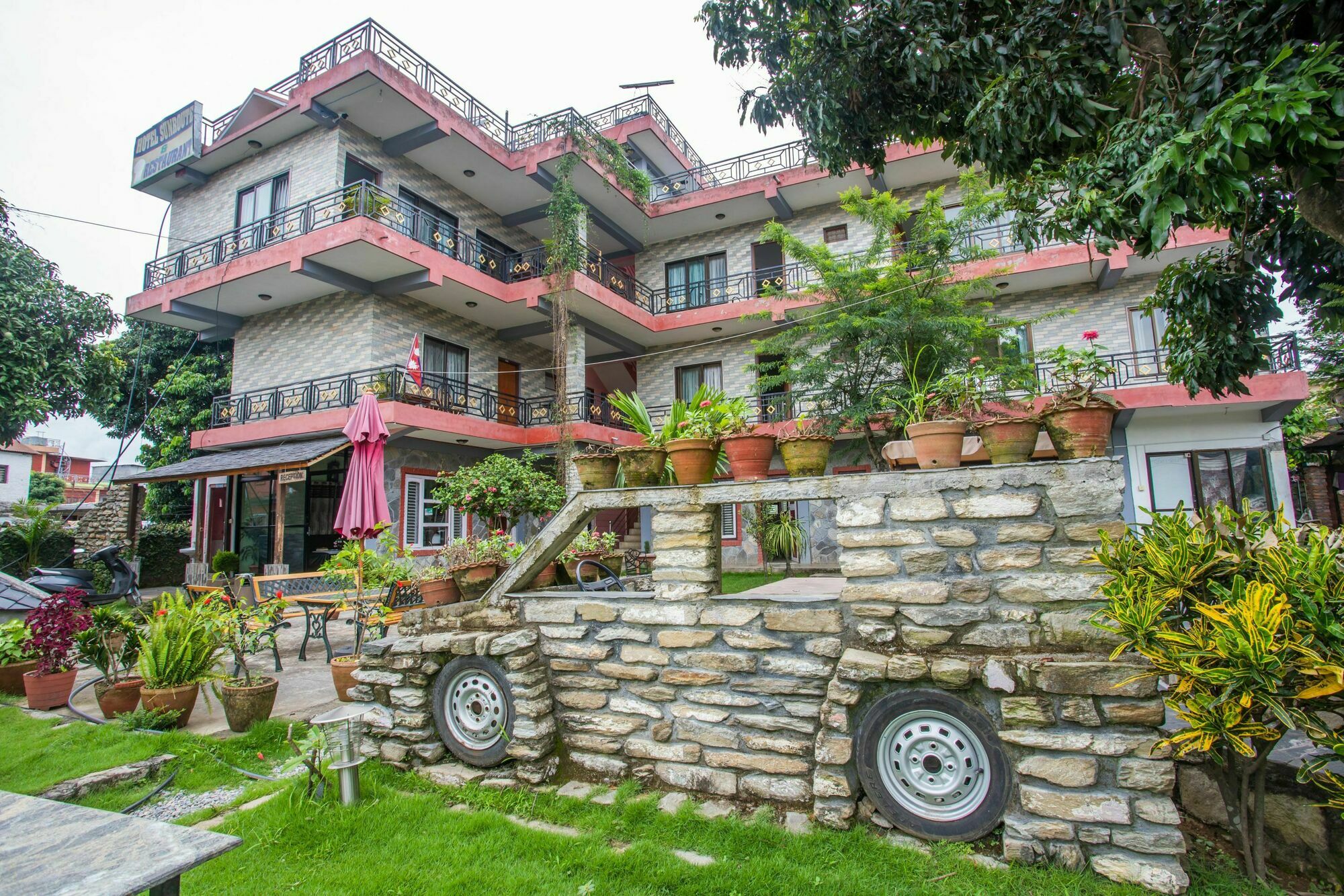 Hotel Glory Garden Pokhara Ngoại thất bức ảnh